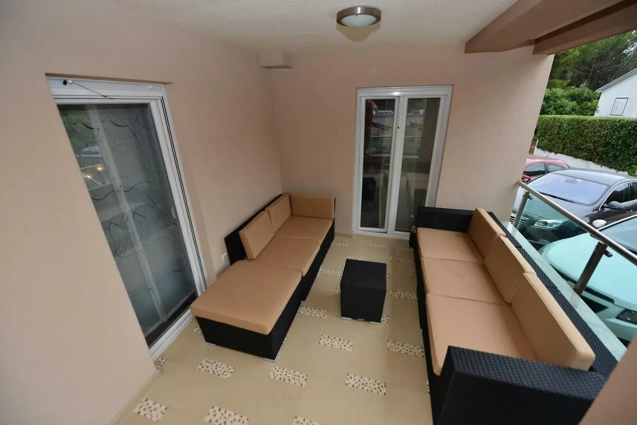 Apartmani Family Sveti Filip i Jakov Casa de hóspedes