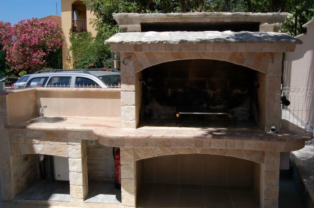 Casa de hóspedes Apartmani Family Sveti Filip i Jakov